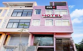 Hotel O The Desert Inn